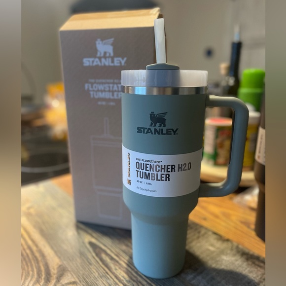 Stanley Dining Brand New Stanley Quencher H2 Flowstate Tumbler 40
